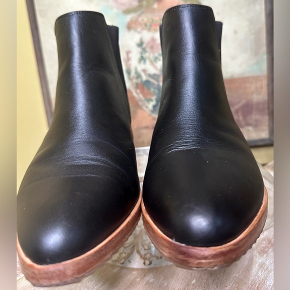EUC Nisolo “Everyday Chelsea” Ankle Bootie with Rubber Outsoles Size 10 - Picture 5 of 14